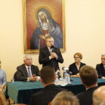 21.07.2018 Skarżysko - Kamienna. Wicepremier Piotr Gliński odwiedził Sanktuarium Matki Bożej Ostrobramskiej oraz spotkał się z mieszkańcami miasta. Poseł Anna Krupka, poseł Krzysztof Lipiec, wicepremier Piotr Gliński, poseł Maria Zuba i wicewojewoda Andrzej Bętkowski / Jarosław Kubalski / Radio Kielce