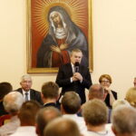 21.07.2018 Skarżysko - Kamienna. Wicepremier Piotr Gliński odwiedził Sanktuarium Matki Bożej Ostrobramskiej oraz spotkał się z mieszkańcami miasta. Poseł Anna Krupka, poseł Krzysztof Lipiec, wicepremier Piotr Gliński, poseł Maria Zuba i wicewojewoda Andrzej Bętkowski / Jarosław Kubalski / Radio Kielce