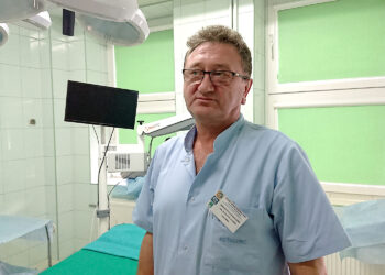 Krzysztof Galara, kierownik oddziału laryngologii w ostrowieckim szpitalu / Emilia Sitarska / Radio Kielce
