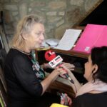 Komaszyce. Audycja „Niedziela z Gwiazdą”. Na zdjęciu od lewej: Katarzyna Gaertner (przy fortepianie) i Magdalena Sitek / Krzysztof Bujnowicz / Radio Kielce