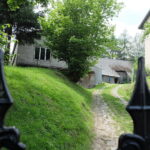 Polacy ratujący Żydów. Rodzina Wróblewskich z Mirocic. Miejsce, gdzie stał dom w którym mieszkali Żydzi / Jarosław Kubalski / Radio Kielce