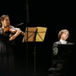 XXIV Międzynarodowy Festiwal Muzyczny im. Krystyny Jamroz w Buskim Samorządowym Centrum Kultury. Recital Nadzwyczajny. Na zdjęciu od lewej: Bomsori Kim (Korea Płd.) - skrzypce oraz Rafał Blechacz - fortepian / Marzena Mąkosa / Radio Kielce