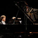 XXIV Międzynarodowy Festiwal Muzyczny im. Krystyny Jamroz w Buskim Samorządowym Centrum Kultury. Recital Nadzwyczajny. Na zdjęciu pianista Rafał Blechacz / Marzena Mąkosa / Radio Kielce