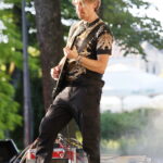 Koncertowe Lato z Radiem Kielce. Koncert zespołu ANKH w Parku Miejskim w Kielcach. Na zdjęciu: Michał Pastuszka - gitara / Marzena Mąkosa / Radio Kielce