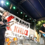 Koncertowe Lato z Radiem Kielce. Koncert zespołu ANKH w Parku Miejskim w Kielcach. Na zdjęciu od lewej: Michał Pastuszka - gitara i Piotr Krzemiński - gitara i wokal / Marzena Mąkosa / Radio Kielce