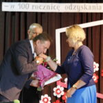 Dni Bodzentyna. Na zdjęciu od lewej: Dariusz Skiba - burmistrz Miasta i Gminy Bodzentyn, Andrzej Jarosiński - zastępca burmistrza i dr hab. prof. UJK Urszula Oeltingen / Marzena Mąkosa / Radio Kielce