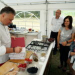 Śniadanie w ogrodzie Radia Kielce.  Na zdjęciu po lewej: Robert Sowa / Marzena Mąkosa / Radio Kielce