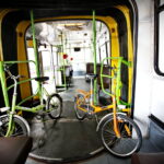 VII Festiwal Tuningu DUB IT! Wnętrze autobusu Ikarus / Marzena Mąkosa / Radio Kielce