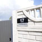 Protest mieszkańców. Są oburzeni planem stworzenia składowiska chemicznych odpadów na osiedlu pod kieleckim Telegrafem. Działka przy ulicy Karskiego  / Marzena Mąkosa / Radio Kielce