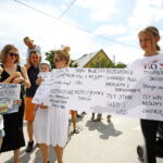 Protest mieszkańców. Są oburzeni planem stworzenia składowiska chemicznych odpadów na osiedlu pod kieleckim Telegrafem / Marzena Mąkosa / Radio Kielce