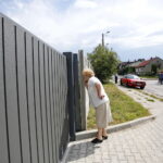 Protest mieszkańców. Są oburzeni planem stworzenia składowiska chemicznych odpadów na osiedlu pod kieleckim Telegrafem. Działka na ulicy Karskiego  / Marzena Mąkosa / Radio Kielce