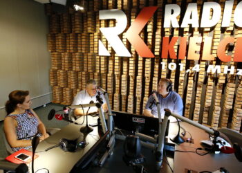 Punkty widzenia. Na zdjęciu od lewej: Marzena Okła-Drewnowicz - posłanka PO, Bogdan Latosiński - poseł PiS i Daniel Lenart - Radio Kielce / Marzena Mąkosa / Radio Kielce
