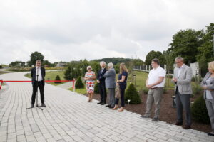 Uroczyste otwarcie Ogrodu Botanicznego. Na zdjęciu po lewej: Wojciech Lubawski, prezydent Kielc / Marzena Mąkosa / Radio Kielce