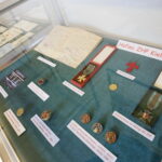 Harcerskie 100 lat. Wystawa z okazji 100 rocznicy utworzenia Związku Harcerstwa Polskiego ze zbiorów Wojewódzkiej Biblioteki Publicznej im. Witolda Gombrowicza w Kielcach oraz kolekcji Danuty i Andrzeja Rembalskich / Marzena Mąkosa / Radio Kielce