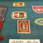 Harcerskie 100 lat. Wystawa z okazji 100 rocznicy utworzenia Związku Harcerstwa Polskiego ze zbiorów Wojewódzkiej Biblioteki Publicznej im. Witolda Gombrowicza w Kielcach oraz kolekcji Danuty i Andrzeja Rembalskich / Marzena Mąkosa / Radio Kielce