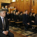 Pogrzeb zamordowanego Romana Mojeckiego ps. "Róg". Po lewej na zdjęciu: Krzysztof Słoń, senator RP / Marzena Mąkosa / Radio Kielce