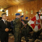 Pogrzeb zamordowanego Romana Mojeckiego ps. "Róg". Na zdjęciu po lewej: Krzysztof Słoń, senator RP / Marzena Mąkosa / Radio Kielce