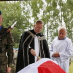 Pogrzeb zamordowanego Romana Mojeckiego ps. "Róg" / Marzena Mąkosa / Radio Kielce