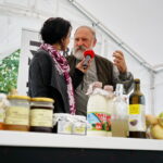 Śniadanie w ogrodzie Radia Kielce. Na zdjęciu od lewej: Magdalena Sitek - Radio Kielce i Grzegorz Russak - kucharz / Marzena Mąkosa / Radio Kielce