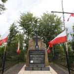 Uroczystości poświęcone 75. rocznicy śmierci pięciu partyzantów z oddziału „Wybranieccy” / Marzena Mąkosa / Radio Kielce