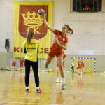 Trening piłkarek ręcznych w Hali Legionów / Marzena Mąkosa / Radio Kielce