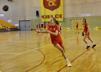 Trening piłkarek ręcznych w Hali Legionów. Zawodniczka Korony Handball Kielce Magda Więckowska / Marzena Mąkosa / Radio Kielce