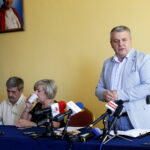 Konferencja prasowa MPK. Na zdjęciu po prawej: Bogdan Latosiński - poseł PiS i szef związkowców w Miejskim Przedsiębiorstwie Komunikacji w Kielcach / Marzena Mąkosa / Radio Kielce