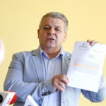 Konferencja prasowa MPK. Na zdjęciu: Bogdan Latosiński - poseł PiS i szef związkowców w Miejskim Przedsiębiorstwie Komunikacji w Kielcach / Marzena Mąkosa / Radio Kielce