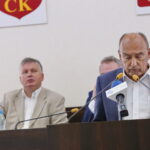 Sesja Rady Miasta. Na zdjęciu od lewej: Władysław Burzawa, radny i Andrzej Sygut, wiceprezydent Kielc / Marzena Mąkosa / Radio Kielce