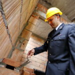 Wmurowanie kamienia węgielnego pod budowę OSP. Kamil Prędota - prezes OSP w Radkowicach / Marzena Mąkosa / Radio Kielce