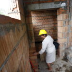 Wmurowanie kamienia węgielnego pod budowę OSP. Marianna Pawłowska - sołtys miejscowości Radkowice  / Marzena Mąkosa / Radio Kielce