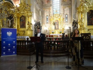Koncert charytatywny dla Eweliny Różalskiej. Od prawej: Monika Walerowicz i Wiktor Kowalski / Emilia sitarska / Radio Kielce