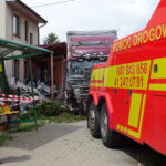 Ostrowiec Św. TIR wjechał w budynek mieszkalny. / Emilia Sitarska / Radio Kielce