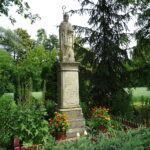 27.06.2018 Karwów. Pomnik błogosławionego Wincentego Kadłubka / Emilia Sitarska / Radio Kielce