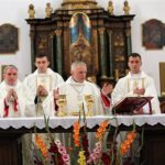 Sandomierz. Spotkanie grup apostolskich z okazji 200-lecia Diecezji Sandomierskiej. Na zdjęciu od lewej: bp Krzysztof Nitkiewicz, bp Stanisław Jamrozek, bp Edward Frankowski / Grażyna Szlęzak-Wójcik / Radio Kielce