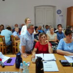 Protest mieszkańców przeciwko produkcji niebezpiecznych materiałów na terenie gminy. Sesja Rady Gminy w Wojciechowicach z udziałem mieszkańców i przedsiębiorcy Romana Golki / Emilia Sitarska / Radio Kielce