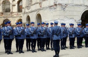 Wojewódzkie Święto Policji na zamku Krzyżtopór w Ujeździe / Emilia Sitarska / Radio Kielce