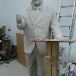 Pomnik Przemysława Gosiewskiego, który stanie przy ulicy Warszawskiej / Komitet społeczny budowy pomnika Przemysława Gosiewskiego