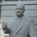 Pomnik Przemysława Gosiewskiego, który stanie przy ulicy Warszawskiej / Komitet społeczny budowy pomnika Przemysława Gosiewskiego