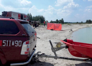 Poszukiwania ciała 14-letniego chłopca, który utonął w zbiorniku wodnym we wsi Dąbie / KPP we Włoszczowie