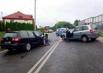Gnojno. Zderzenie dwóch samochodów na drodze wojewódzkiej nr 765 / KPP Busko