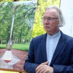 Ostrowiec. Konferencja ws. ustawienia Masztu Niepodległości. Na zdjęciu: Czesław Dźwigaj - profesor Akademii Sztuk Pięknych w Krakowie / Emilia Sitarska / Radio Kielce