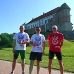 Sztafeta niepodległości w Sandomierzu. Na zdjęciu (od lewej): podpułkownik Piotr Gadomski, pułkownik Artur Barański i major Maciej Staszczak / Marcin Różyc / Radio Kielce