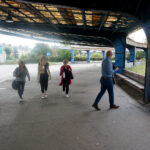 Sesja zdjęciowa na dworcu autobusowym / Mateusz Kaczmarczyk / Radio Kielce