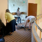 Sesja zdjęciowa na dworcu autobusowym / Mateusz Kaczmarczyk / Radio Kielce