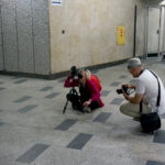 Sesja zdjęciowa na dworcu autobusowym / Mateusz Kaczmarczyk / Radio Kielce