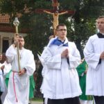 Wiślica. Msza święta inaugurująca 37. Kielecką Pieszą Pielgrzymkę na Jasną Górę / Kamil Włosowicz / Radio Kielce