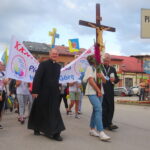 37. Kielecka Piesza Pielgrzymka wyruszyła z Wiślicy na Jasną Górę / Kamil Włosowicz / Radio Kielce