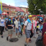 37. Kielecka Piesza Pielgrzymka wyruszyła z Wiślicy na Jasną Górę / Kamil Włosowicz / Radio Kielce