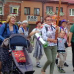 37. Kielecka Piesza Pielgrzymka wyruszyła z Wiślicy na Jasną Górę / Kamil Włosowicz / Radio Kielce